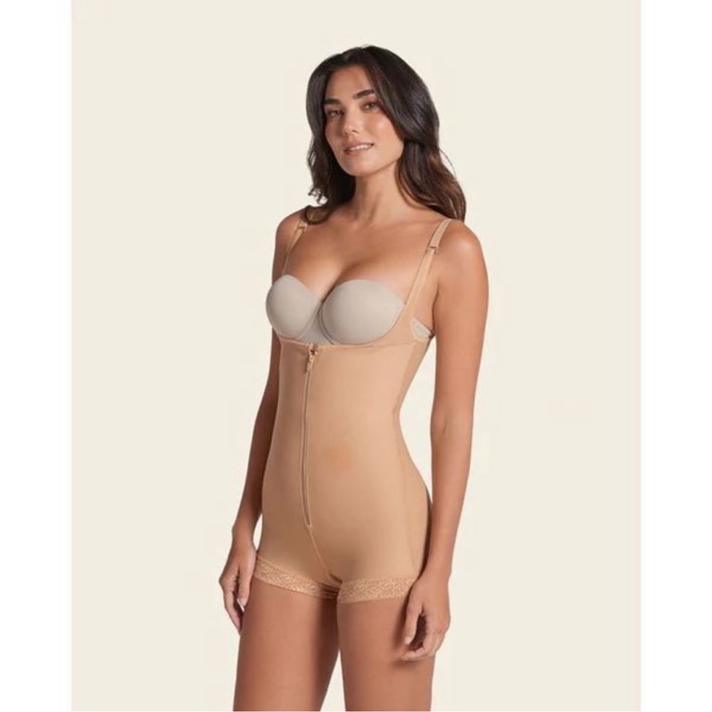 NWOT‼️Leonisa Power Slim Bodysuit Body Shaper Boy Short Beige Lace Zipper Bra…